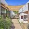 Families Welcome Phoenix Home with Backyard Oasis