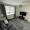 1-Bedroom Semi-detached Chalet in Uddingston, Glasgow - 阿丁斯顿