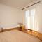 Apartment Vrboska 8748a
