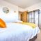Stylish 2 bed flat in Basingstoke By 20Property Stays Short Lets & Serviced Accommodation
