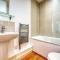 Stylish 2 bed flat in Basingstoke By 20Property Stays Short Lets & Serviced Accommodation - Basingstoke