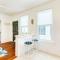 Soleil House - Unit D