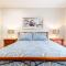 The Bay House Shoal Bay huge five bedroom holiday home with WiFi and Foxtel