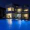 Beachfront Luxury Villa Glory