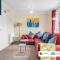 THE TOWNHOUSE, 4 Rooms Large Beds with TV's, Poker Table, Fully Equipped, Easy Ring-Road Access, Parking, WiFi, VAT and Long Stay and REDUCED PRICE GAURANTEED Only at SUNRISE SHORT LETS - Dundee