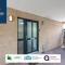 THE TOWNHOUSE, 4 Rooms Large Beds with TV's, Poker Table, Fully Equipped, Easy Ring-Road Access, Parking, WiFi, VAT and Long Stay and REDUCED PRICE GAURANTEED Only at SUNRISE SHORT LETS - Dundee