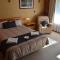 Bright Colonial Motel