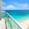 Suite at the best beach, balcony, stunning views, gym, jacuzi, pool - Cancún