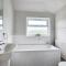 Cheerfull 3-Bedroom Home with parking & garden