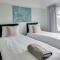 Cheerfull 3-Bedroom Home with parking & garden