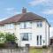 Cheerfull 3-Bedroom Home with parking & garden