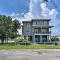 Secluded Seabrook Waterfront Home with Patio! - Seabrook