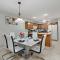 Beautiful Townhome, 11 minutes to Downtown, KCMO.