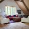 Spectacular 6-bed house in beautiful manor park