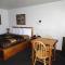Eagles Nest Motel