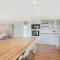 Beachfront Styled 2 BR Apt w Pool at Buddina