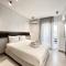 Seafront Apartment by C2C Architects - Kalívia Thorikoú