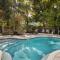 Two Duval Street Condos w parking and pool - Кі-Вест
