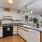 Walk to Downtown * 6 Guests * Pets * A/C! * No Stairs! - 莱文沃思