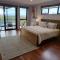 Alogara House, Modern, 6 bedrooms with hot tub and views