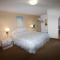 Redwood Inn