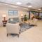 Oceanfront Studio Condo With Balcony View Of Beach And Ocean In Daytona Beach Resort 1011 With 4 Pools Tiki Bar Grill - Daytona Beach