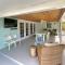 Clematis House near Arlington Park with Heated Pool