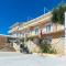Apartments with a parking space Gradac, Makarska - 5198