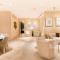 Maison Privee - Luxury Sea View Apt in FIVE Resort on The Palm - Dubai