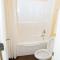 Serene 3BR Apartment 4TVs Free Wi-Fi & Parking -E- - Мосс-Пойнт
