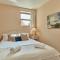 Pass the Keys Luxury 5 bedroom Riverside home in town centre
