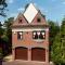 Pass the Keys Luxury 5 bedroom Riverside home in town centre