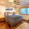 2 Mi to Beach Expansive Tahoe Escape with Hot Tub! - إنكلين فيلادج