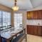Pet-Friendly Condo with Pool about 7 Mi to Dtwn Chandler
