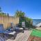 Quaint Oakland Getaway on East Pond Lake!