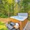Rustic-Chic Woodland Hideaway with Hot Tub! - Sandpoint