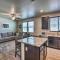 Pet-Friendly Elk Grove Retreat with Shared Pool - إلك غروفي