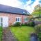 Wild Drive Chester - Stunning cottage in CH1 with Double Parking - Chester