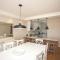 Beachfront Apartment @ Summerseas