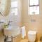 Echo friendly sunny contemporary garden flat