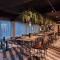 FreshSuites & Bar