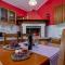 Apartment Red Romantic 2-1