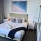 Level 30 Oracle Tower 2 Stunning views and free parking - GC Getaways