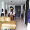 6 38 Top Floor 2 Brs 2baths 1km Walking To Beach