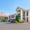 Econo Lodge Inn & Suites