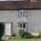 Cosy Flint Cottage - Eastbourne