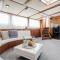 SPACIOUS YACHT HOTEL BARCELONA CITY CENTER 5 CABINs