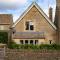 Pass the Keys Delightful 4 bedroom Cotswold character cottage - Cheltenham