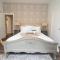The Apartment - Brand new, stylish & central - 尚克林