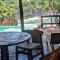 Shankton Harbour 3 Bedroom 4 Bathroom Beach House w Private BEACH SEA path